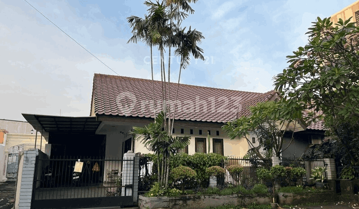 For Sale: House in a Complex Near MRT Fatmawati, West Cilandak