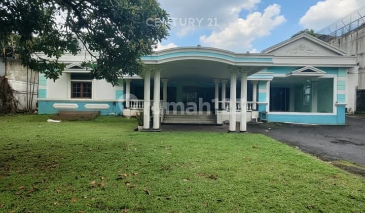 Rent a House Suitable for Office or Business in Kemang, South Jakarta