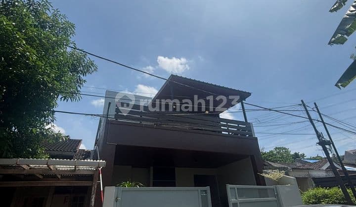 Rumah Modern 2 Lantai + Balkon di Komplek Cinere Estate Harga Nego