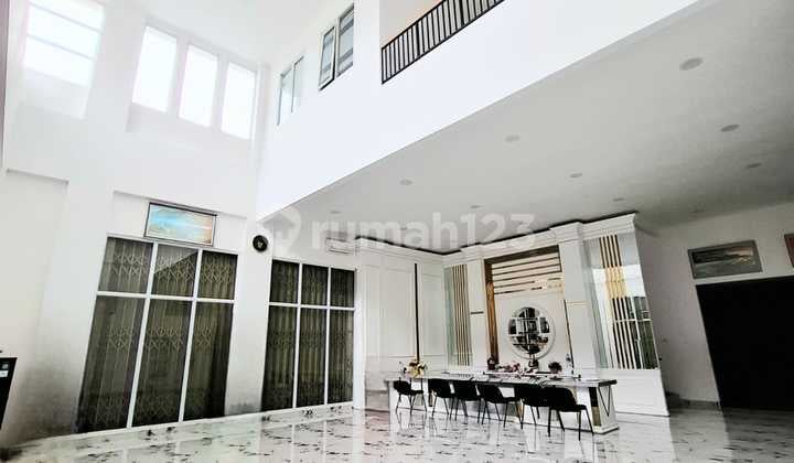 Rukan Premium Posisi Hook di Mega Boulevard Harapan Indah Bekasi