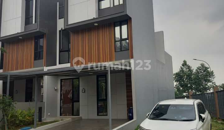 Quick Sale 3-Story House, Hook Position Inside Mississippi Cluster, Cibubur Resort City.