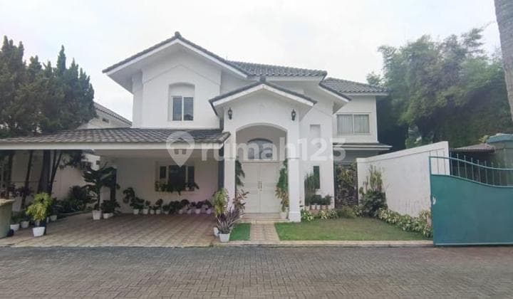 Rumah Dengan Kolam Renang di Perumahan Ciputat Timur Tangerang Selatan