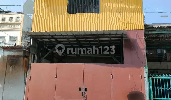 For Quick Sale: 23-Room Boarding House in Cosmos Garden Area, North Kedoya, West Jakarta