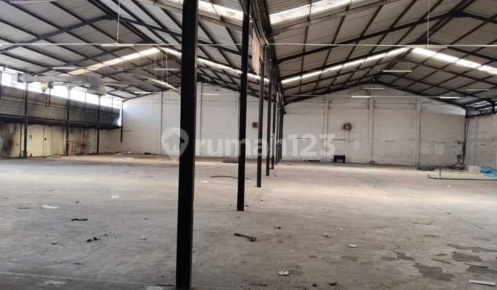 Bangunan Gudang Strategis Muat Kontainer 40 Feet di Kavling Dpr Cipondoh Tangerang