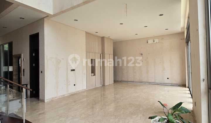 Rumah Mewah Golf Island , View Golf,Uk:10x30m2 Ada Private Lift,Disewakan Siap Huni