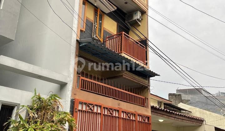 Rumah 3 Lantai Jl Tanjung Duren Selatan Jakarta Barat