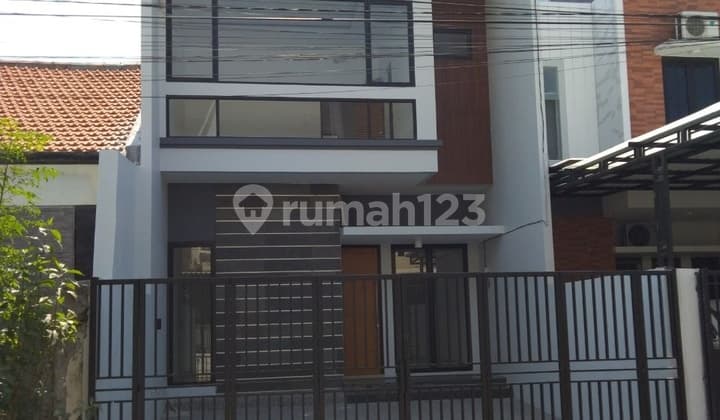 House in Klampis Semolowaru with new SHM