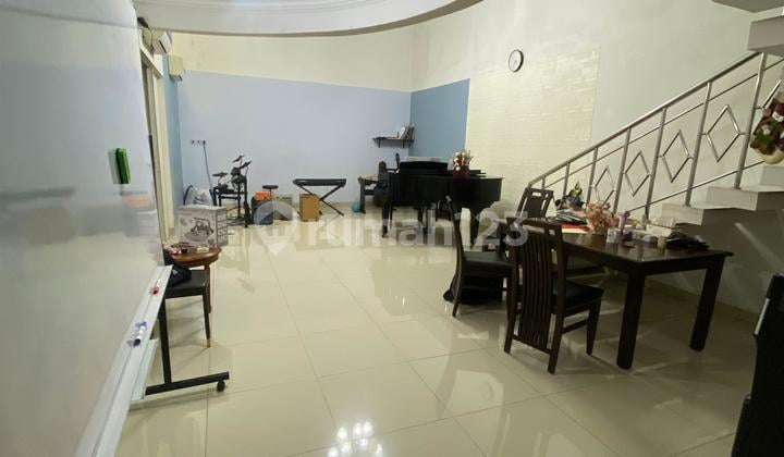 Dijual Cepat Rumah Siap Huni di Kelapa Puyuh dengan Luas Tanah 8X20 Punya 2 Carport Mobil dengan Harga 3,3M Nego