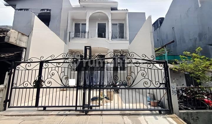 Rumah Minimalis 2 Lantai Di Bcs – Modern, Luas, Cocok Untuk Pasangan Muda!