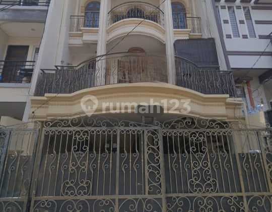 Dijual Rumah 4 Lantai di Sunter Garden LT 6 x 15 bangunan 4 lantai - Komplek Elit Akses Kartu, Lokasi Strategis
