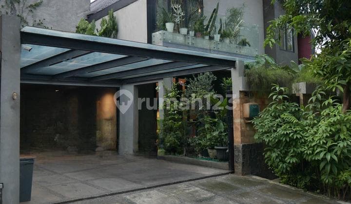 Dijual Rumah Bebas Banjir 2 Lantai Nuansa Tropical dengan Swimming Pool – Cempaka Putih Tengah
