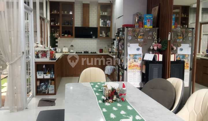 Rumah Minimalis 2,5 Lantai di Pelangi - Hadap Timur Luas Tanah 144M2 Harga Nego Sampai Deal