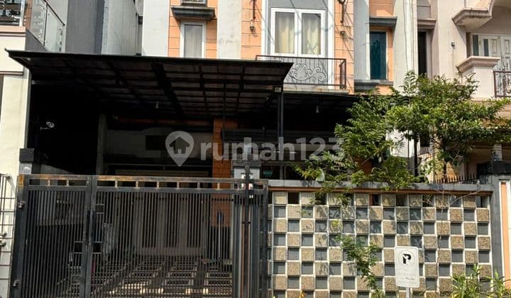 Selling 2-Story House in Gading Nirwana, Land Size 8 x 20 - Ready to Occupy & Strategic Location!