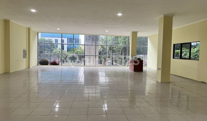TURUN HARGA! Dijual Ruko Hoek 4 Lantai Baru Renov – Dekat MKG, View Boulevard Timur – Rp 17 M