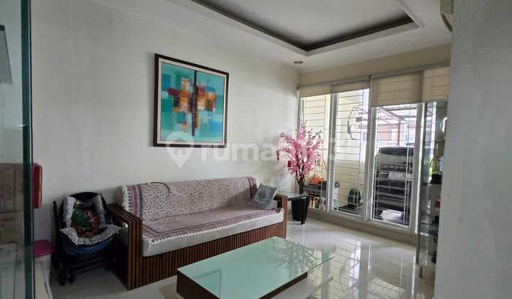 Jual Rumah Siap Huni 2 Lantai di Gading Kirana dengan LT 9 X 20 - Hadap Selatan, Lingkungan Favorit