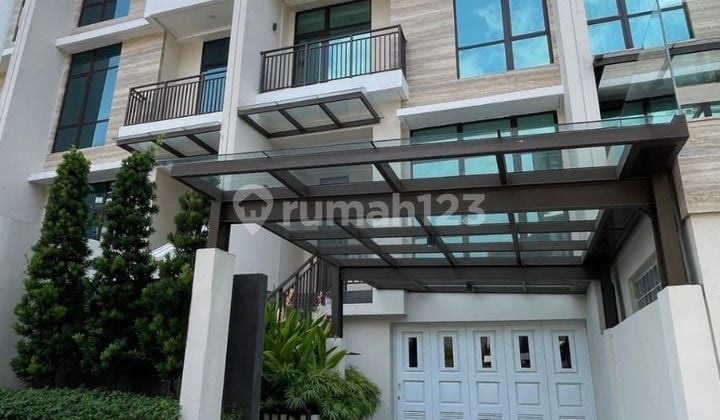 Turun Harga! Townhouse Mewah 4 Lantai Luas Tanah 146M2 di Pondok Indah - Harga Sekarang Jadi 7.5M