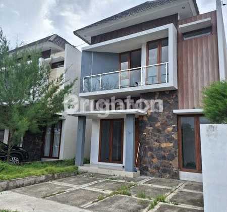 Rumah 2 Lantai One Gate System Lokasi Strategis di Mataram