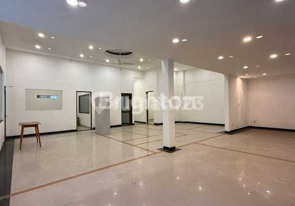 Toko Luas 2 Lantai di Kawasan Bisnis Gatsu Timur