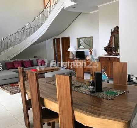 Rent Semi Furnished House 400M2, Strategically Located in the City Center
