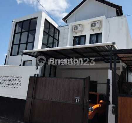 2-Story Fully Furnished House in Cempaka Housing Complex, Munggu, Badung