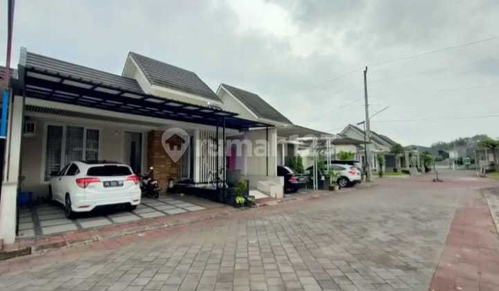 Rumah Mewah Perumahan Elit di Jalan Nasional Wates