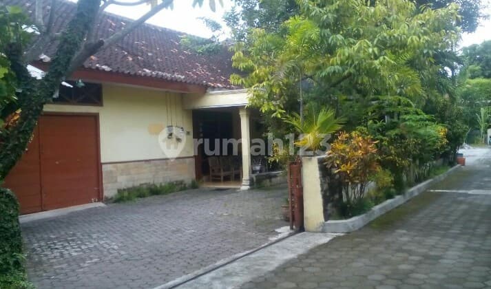 Rumah Second Dalam Pusat Kota Dekat Kampus Dan Pusat Bisnis