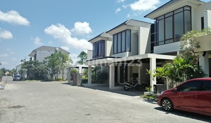 Rumah Mewah Minimalis Dijual Sewon, Perum Elit, Dekat Kampus Isi, Dekat Pusat Kota, Pinggir Jalan, Aman Dan Nyaman