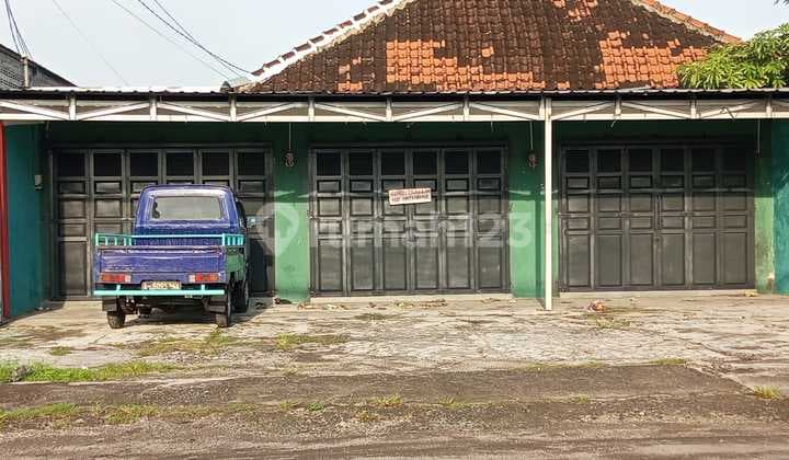 Shop House for Rent Sewon, Near Main Road, Suitable for Strategic Office Business