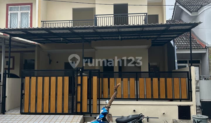 Rumah 2 lt Terawat Lokasi strategis di Sektor 1G GS