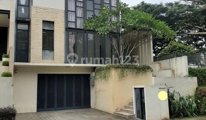 Quick Sale 3-Story House Hook Ready to Occupy in Navapark BSD