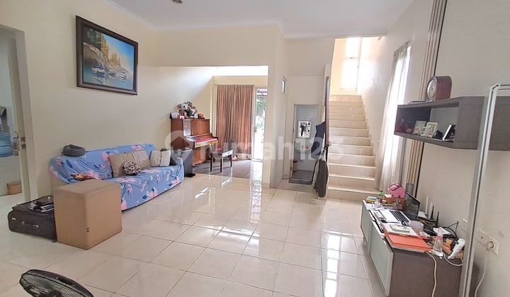 Rumah 2 LT Semi Furnished Siap Huni di Canary Gs
