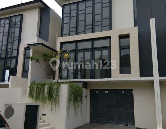 Rumah 2 LT Mewah Furnished di Lancewood Navapark BSD