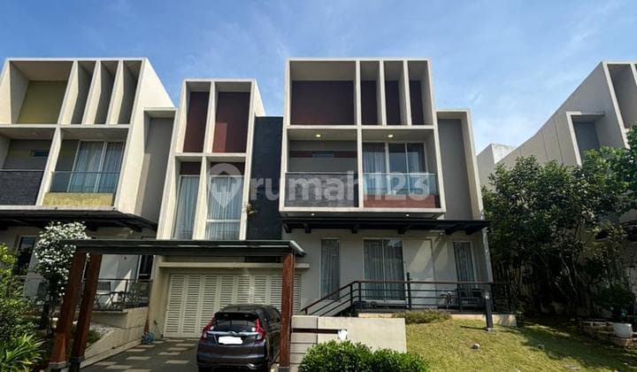 Rumah 2 LT Hook Furnished Siap Huni di Mozart Gs