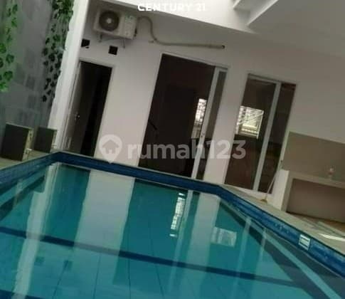 Rumah Town House dengan Private Pool di Pondok Aren 5443