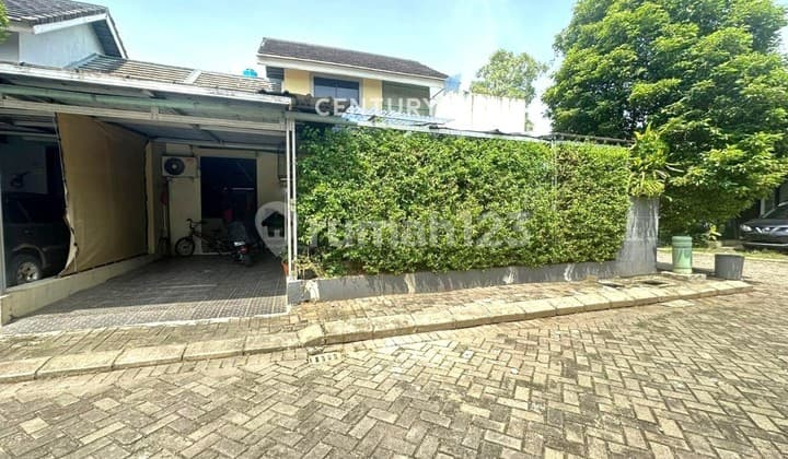House Hook Within Complex on Aria Putra Street Ciputat 9718