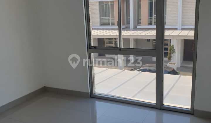 Disewakan Cepat Rumah Murah Siap Huni Pik 2 Ukuran 4,5 X 10 M2