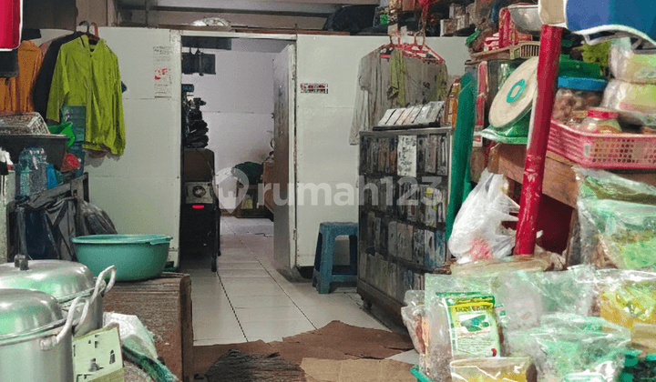 Ruko Siap Pakai 2 Lantai Glodok Asemka Jakarta Barat Lebar 4X20 SHM Padat Penduduk