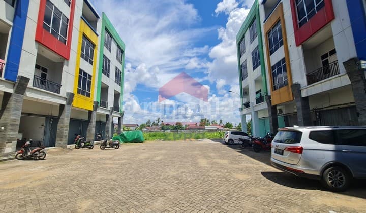 Strategic Location Land Ready to Build and Ample Parking in Uray Bawadi
