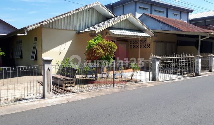 Rumah Pusat Kota Akses Dekat Banyak Fasilitas Umum di Pancasila