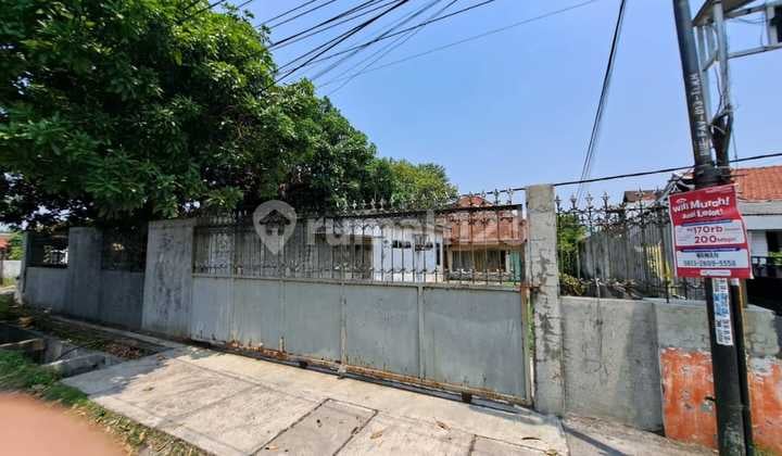 FOR SALE: LAND & LARGE BUILDING IN DRIYOREJO, GRESIK, IDEAL FOR BUSINESS FOR SALE: LAND & LARGE BUILDING IN DRIYOREJO, GRESIK, IDEAL FOR BUSINESS