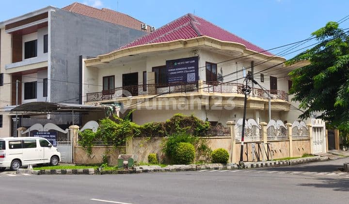 Dijual Rumah Surabaya Barat di Raya Darmo Permai