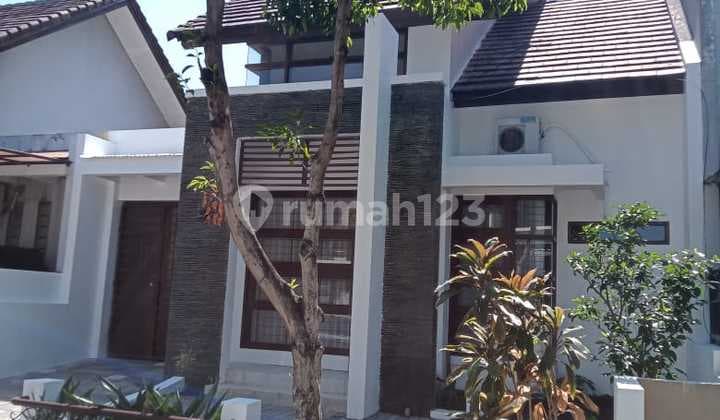 For Rent: West Surabaya House in Citraland Alam Hijau