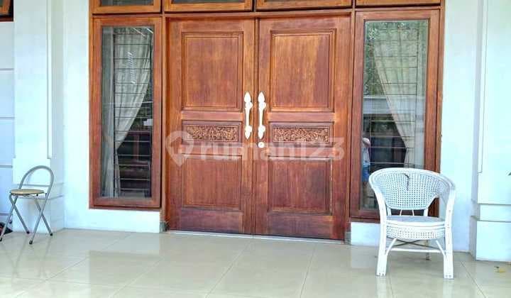 Hook House in a Strategic and Serene Area