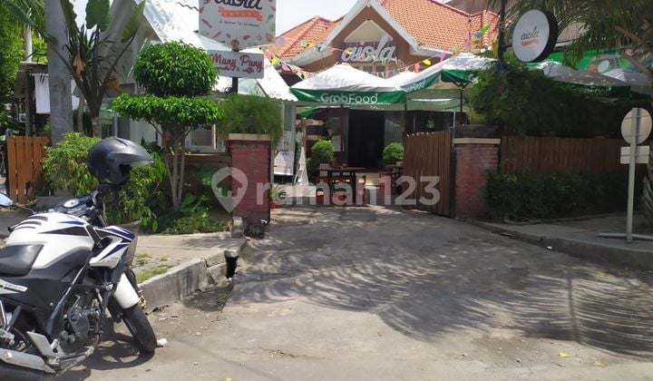 FOR SALE COMMERCIAL HOUSE FOR BUSINESS IN THE CENTER OF SURABAYA CITY
