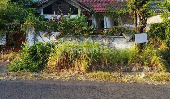 Dijual Rumah Hitung Tanah SHM di Taman Pondok Indah, Surabaya
