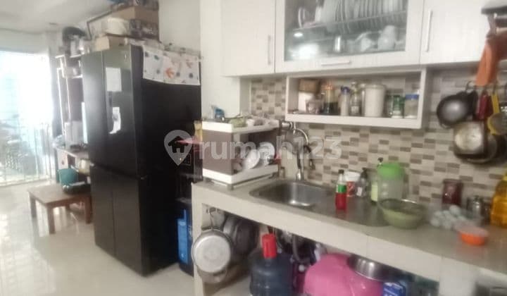 Cheap 4-story house for sale in Taman Palem, ready to occupy