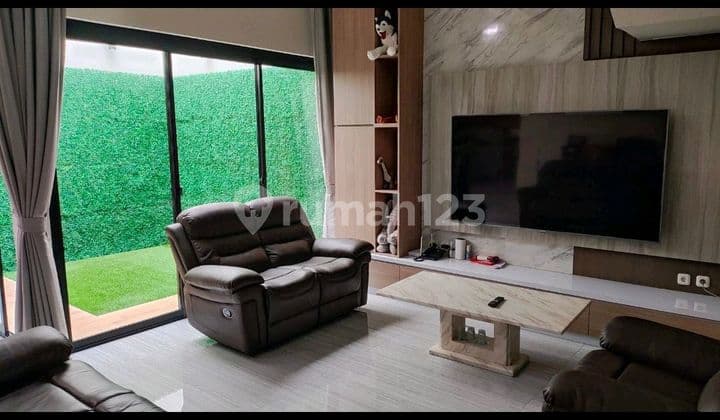 Dijual Rumah Mewah Full Furnished Di Green Garden Jakbar