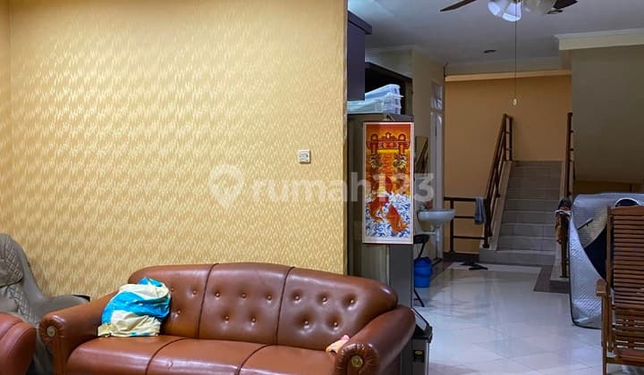 Dijual Ruko 4 Lantai Terawat Bagus Di Taman Palem