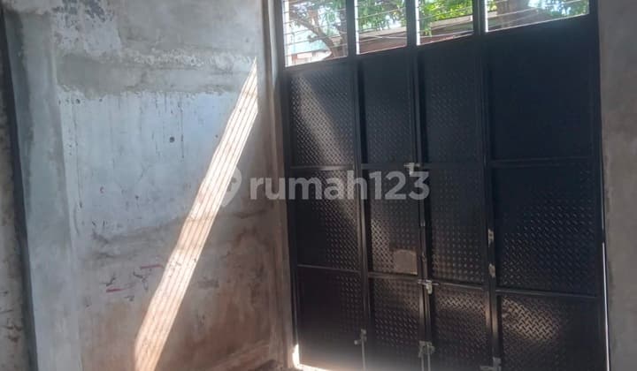 Disewakan Gudang Kamal Row Jalan Lebar
