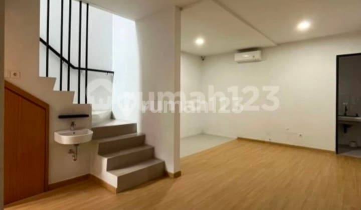 Disewakan Rumah Cantik di Citra 8